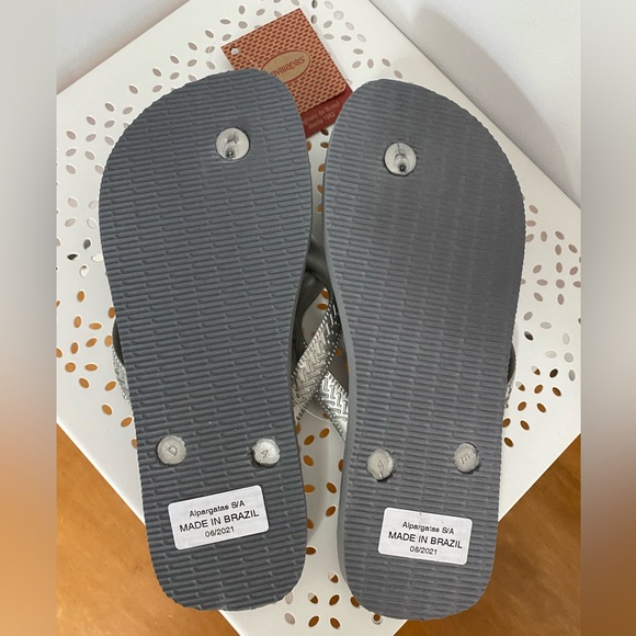 havaianas Flip Flops - Picture 4 of 6